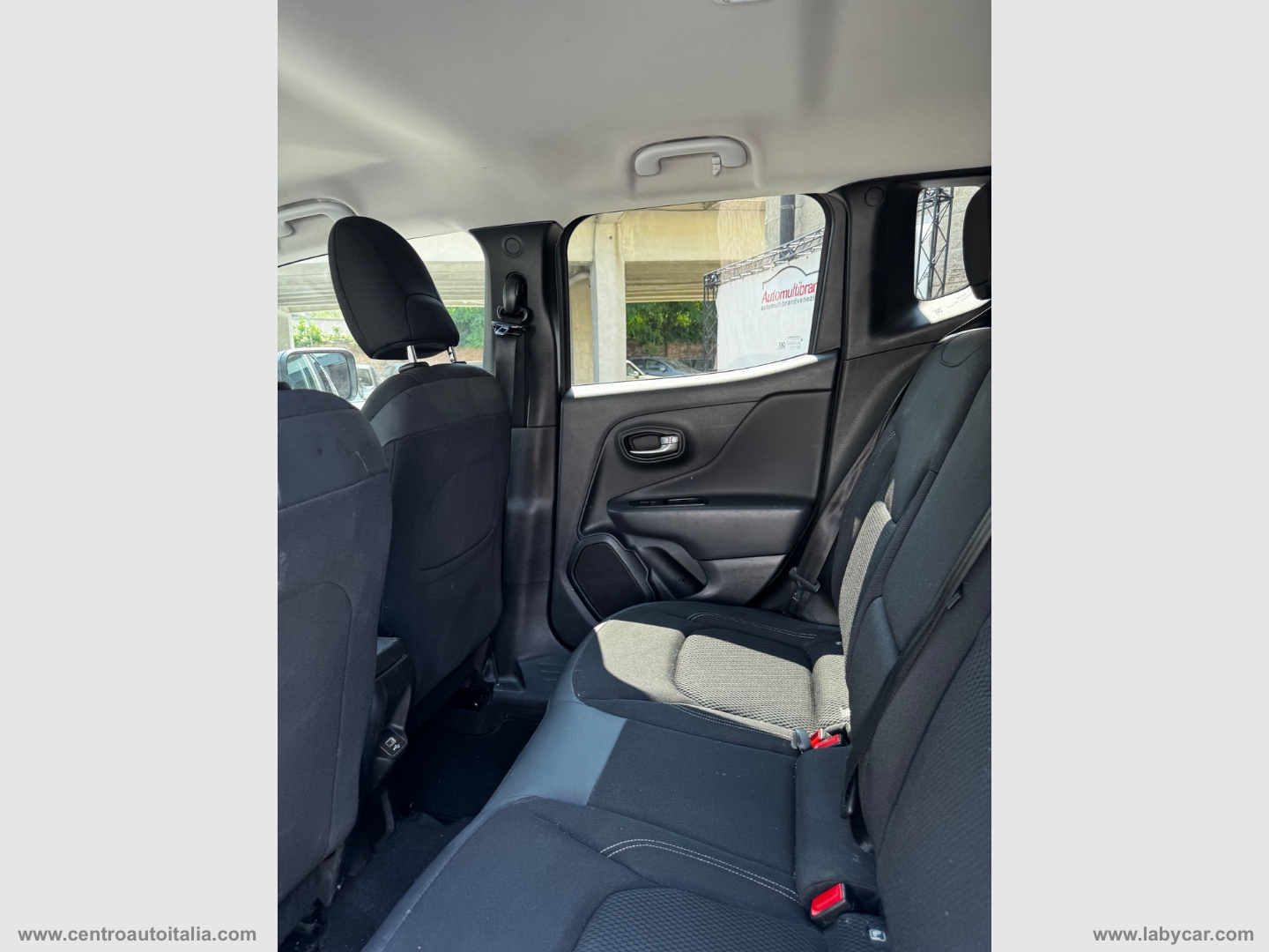 Renegade 1.3 T4 PHEV 4xe Trailhawk - immagine 38