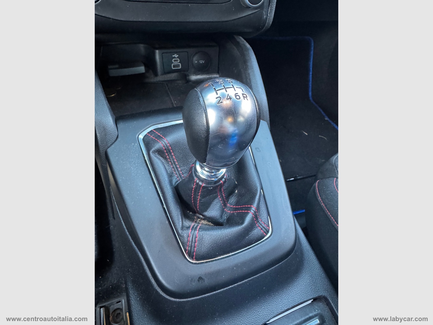 Focus 1.0 EcoBoost Hybrid 125CV 5p.ST LINE - immagine 38