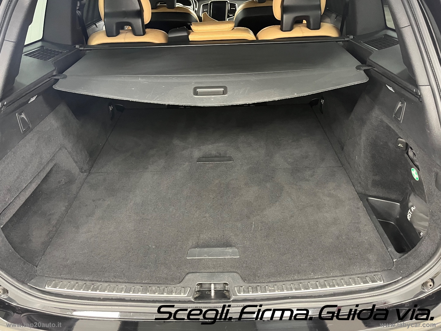 XC90 D5 AWD Geartronic Inscription|TOTAL BLACK|PELLE TOTALE - immagine 39