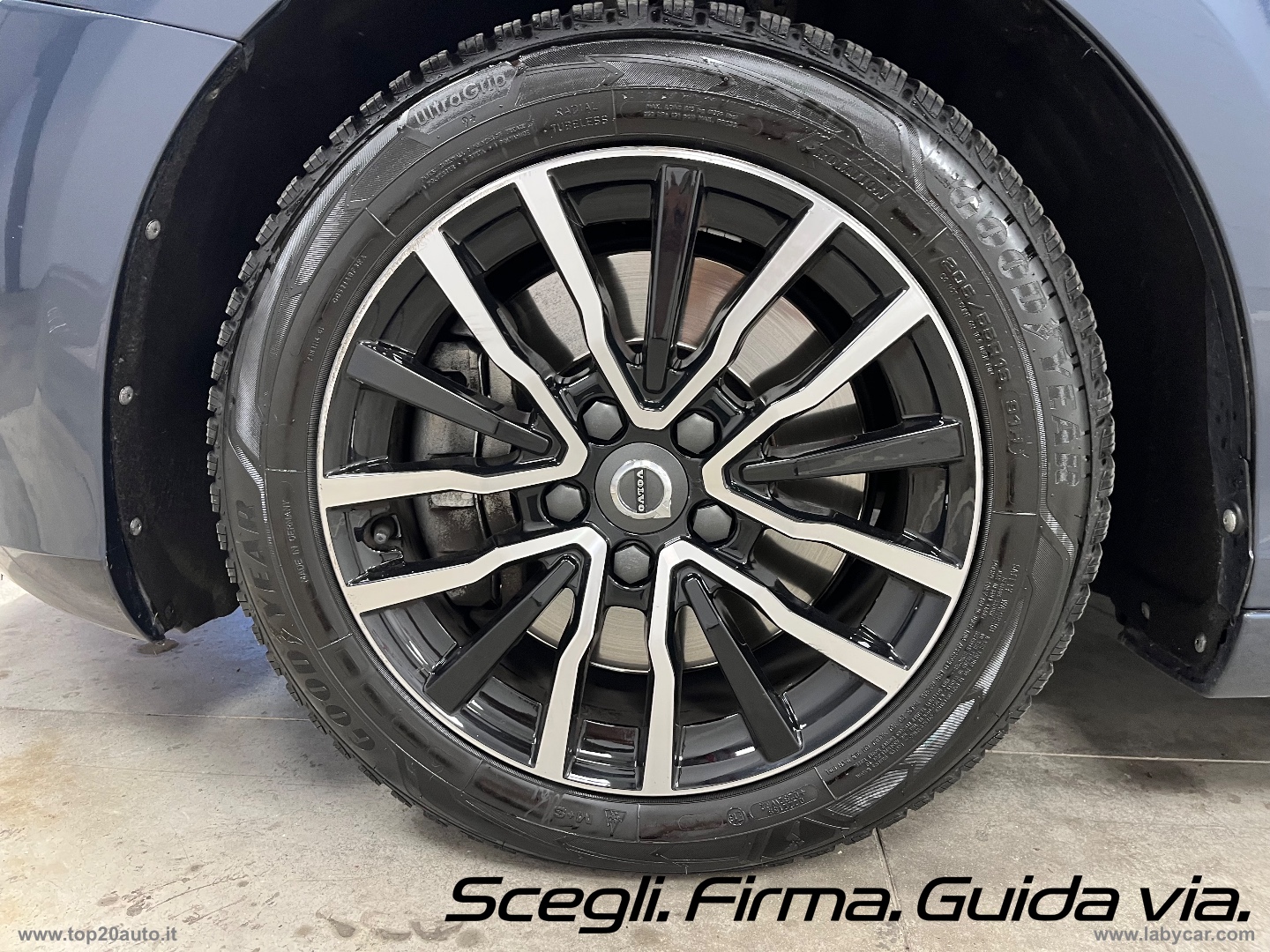 V40 D2 Geartronic Momentum|FARI LED|8 GOMME|PELLE - immagine 39