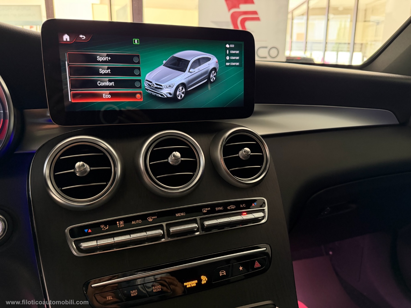 GLC 300 d 4Matic Coupé Premium Plus TETTO APRIBILE- GANCIO TRAINO - LUCI AMBIENT - immagine 40
