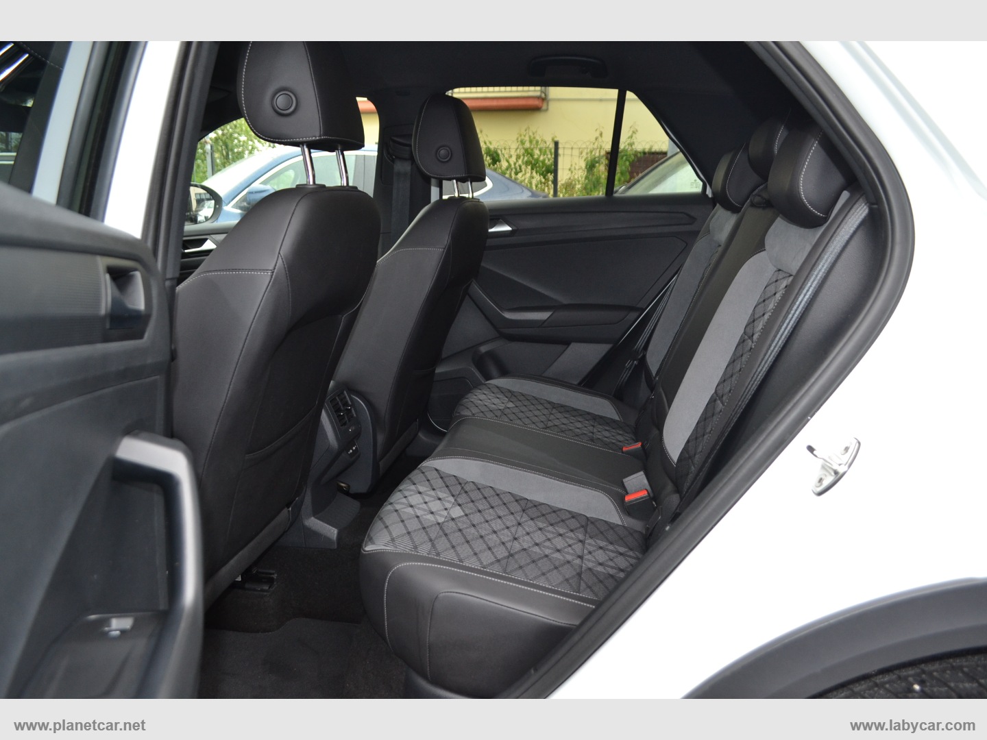 T-Roc 2.0 TDI SCR 150CV DSG 4MOT. R-Line - immagine 40