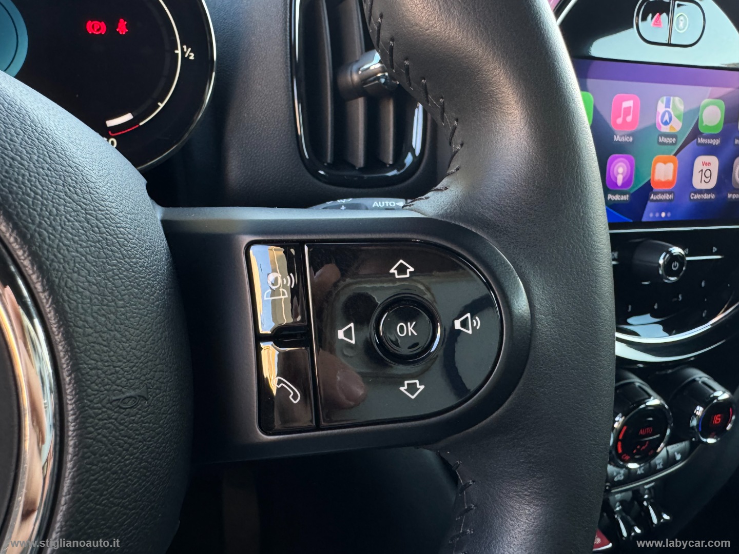 Mini Cooper D Essential Countryman - immagine 40