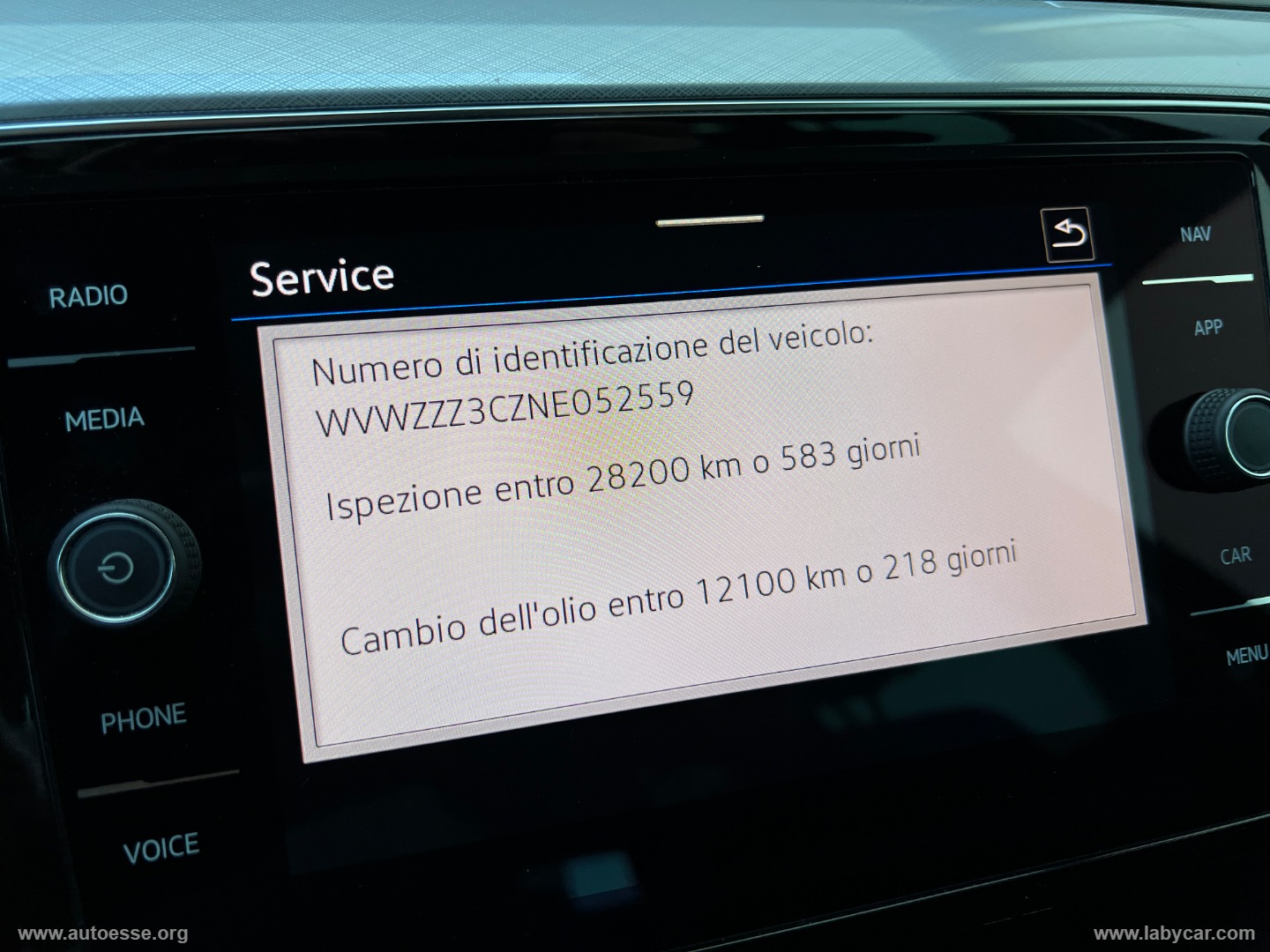 Passat Variant 2.0 TDI DSG Business BMT - immagine 40