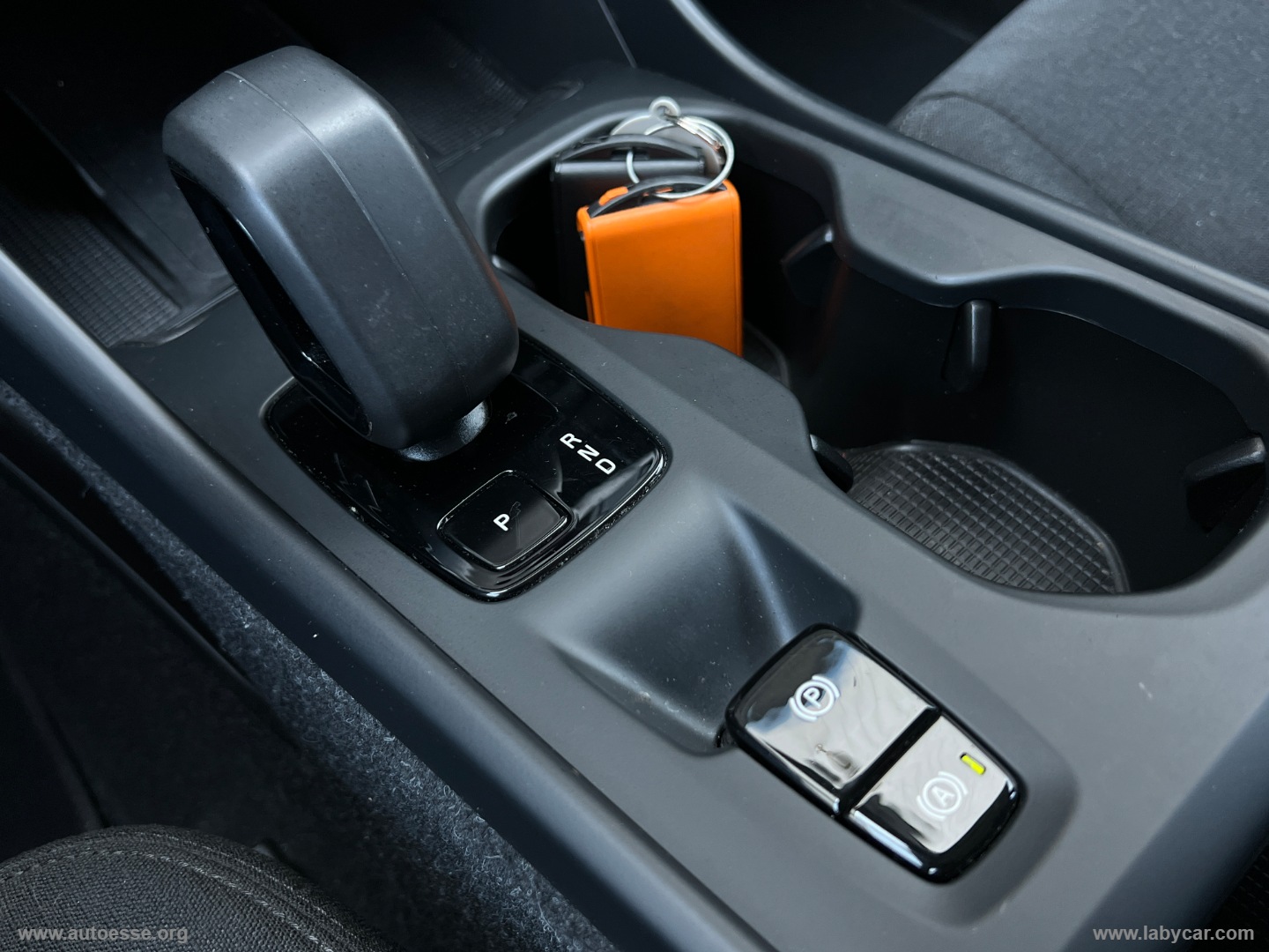 XC40 T2 automatico Essential - immagine 40