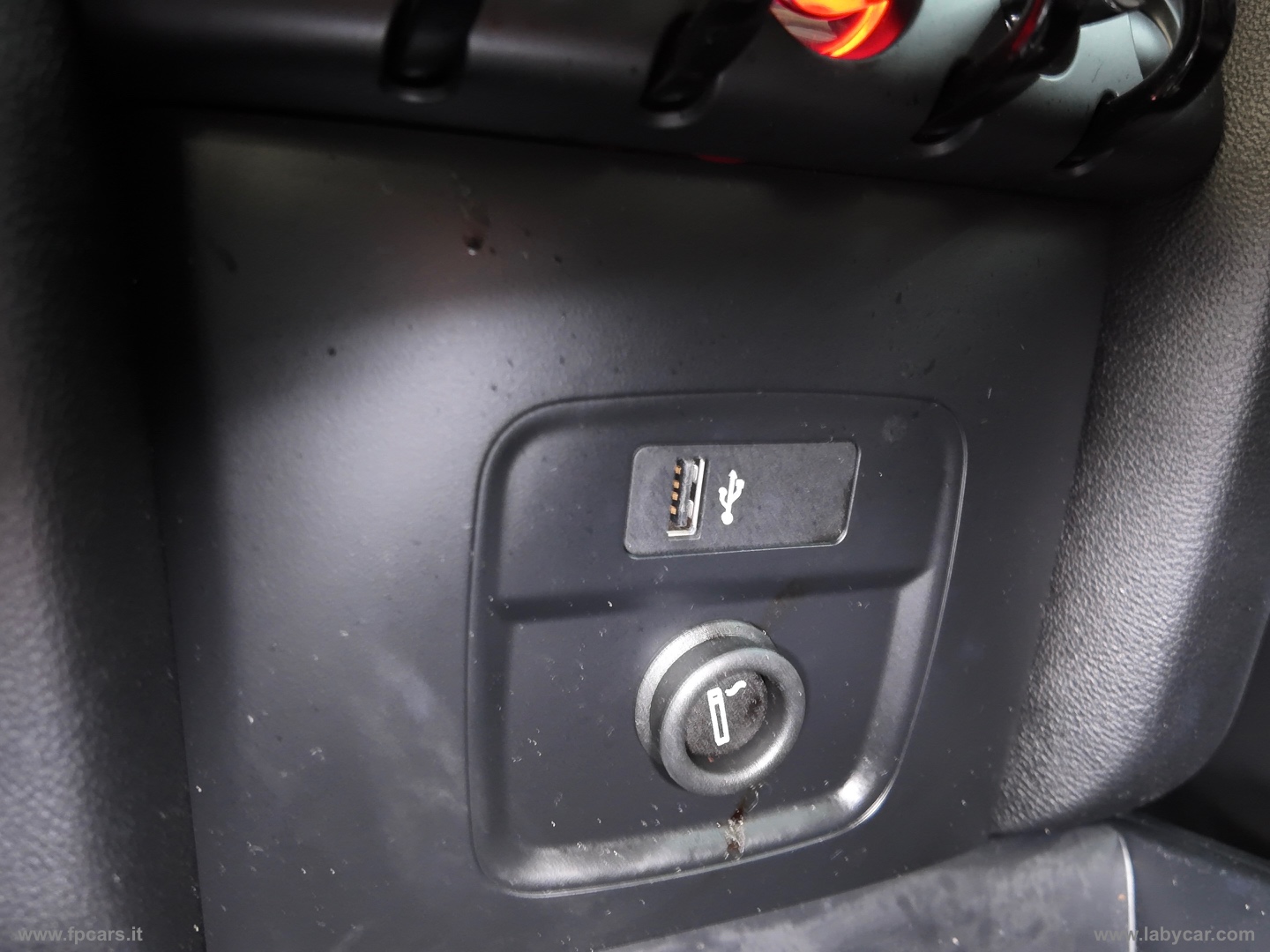 Mini Cooper D Business Countryman Aut. - immagine 40