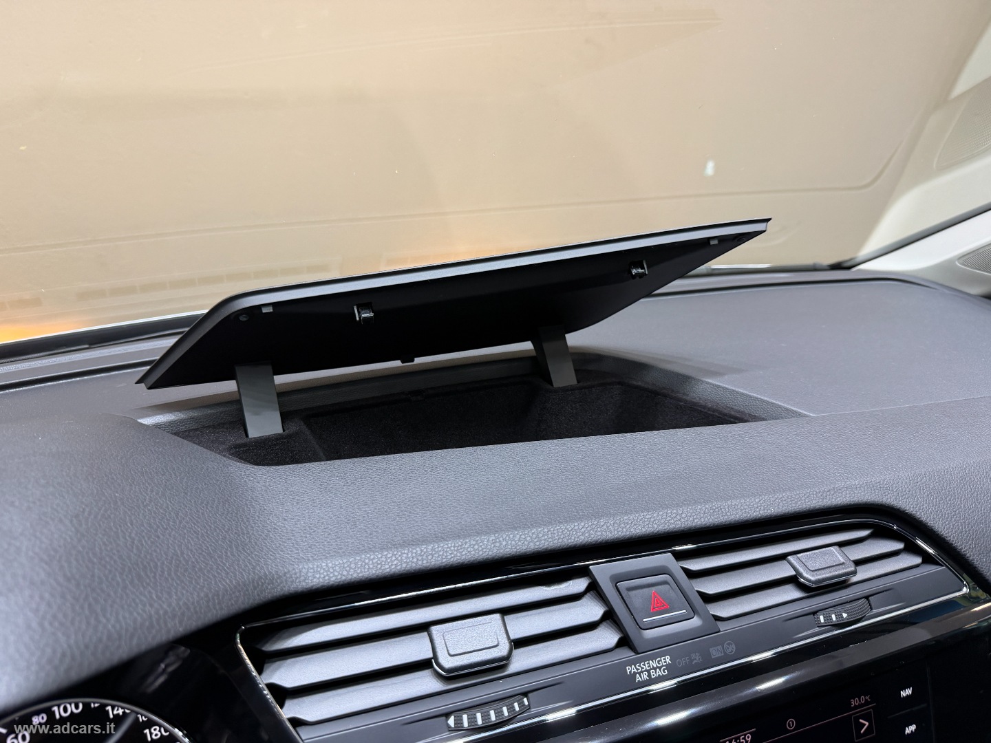 Touran 2.0 TDI 150 CV Business BMT *7 POSTI* - immagine 41