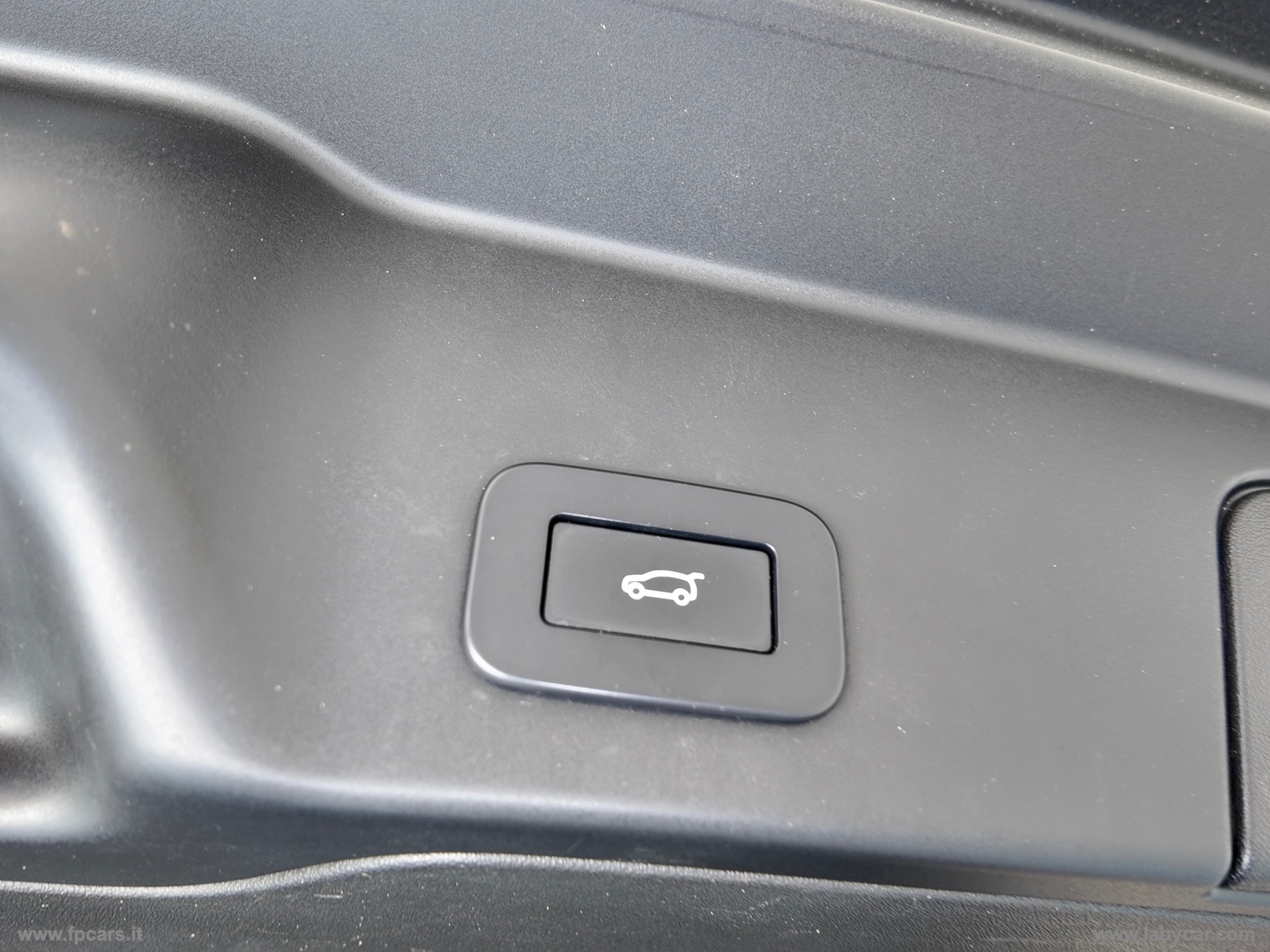 RR Evoque 2.0D I4 204 CV AWD Aut R-D.HSE - immagine 41