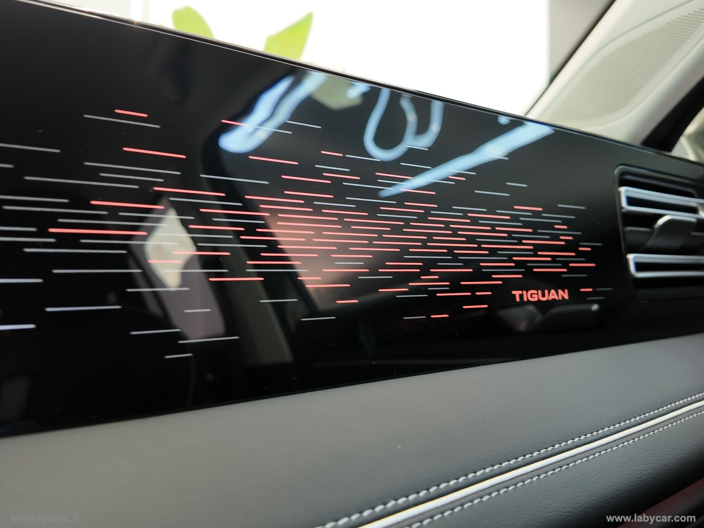 Tiguan 2.0 TDI 150 CV DSG Elegance - immagine 41