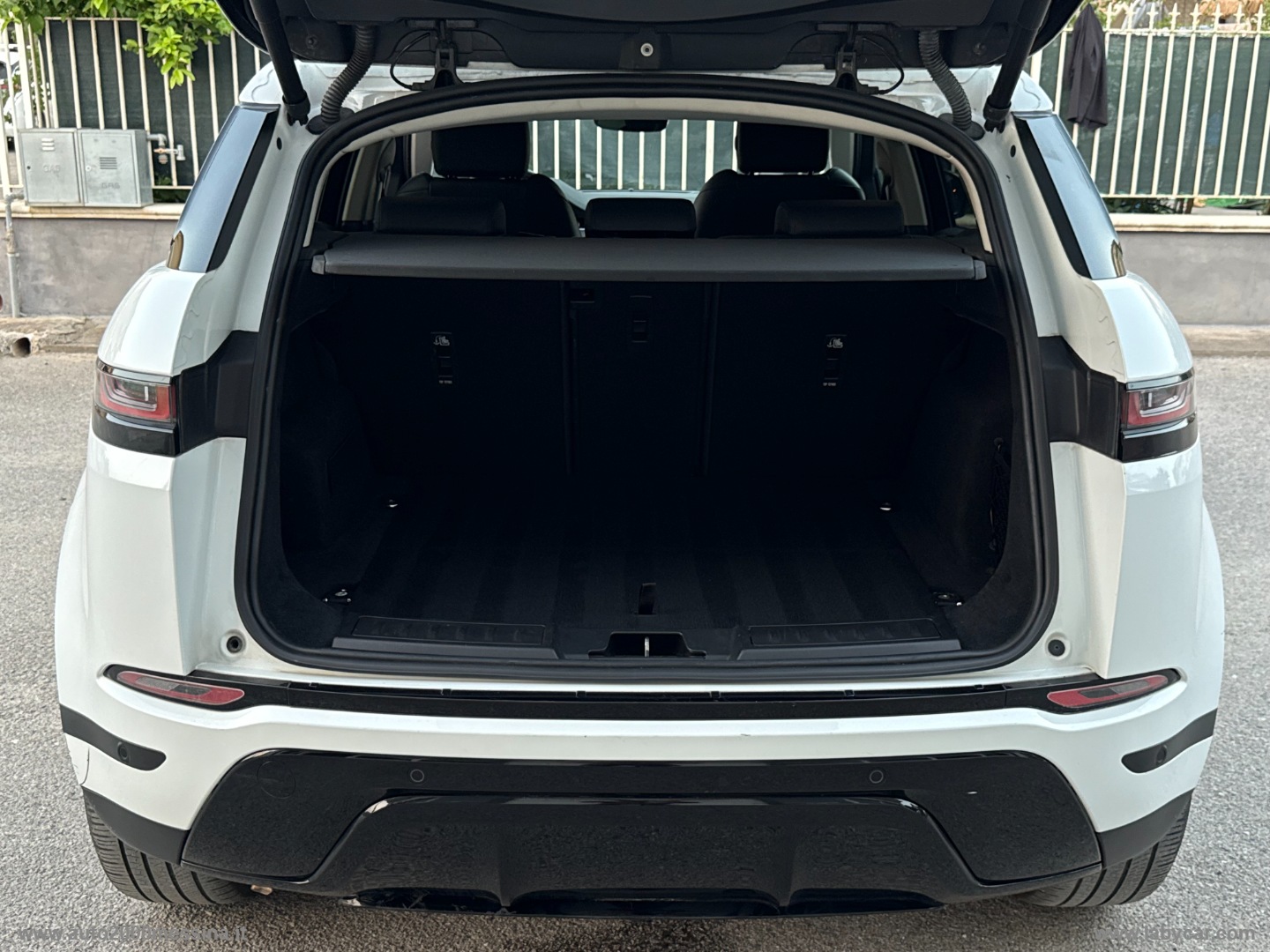 RR Evoque 2.0D I4 163 CV AWD Auto SE - immagine 42