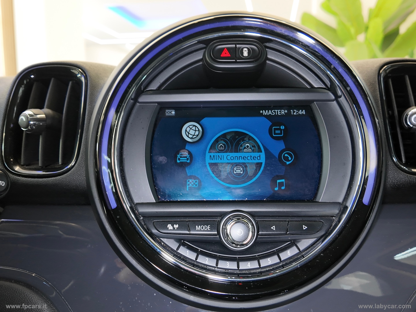 Mini Cooper D Business Countryman Aut. - immagine 43
