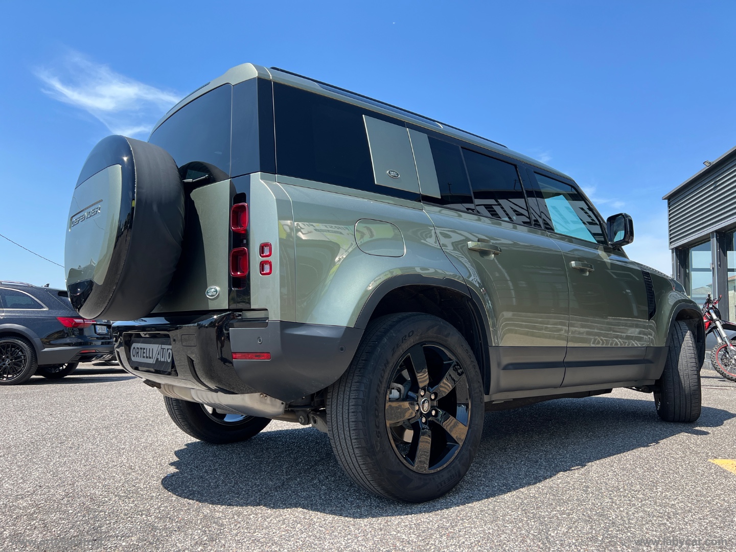 Defender 110 3.0D I6 250 CV AWD Auto SE - immagine 45