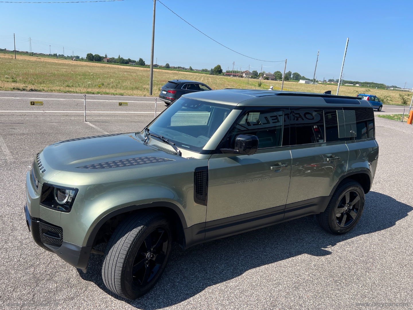 Defender 110 3.0D I6 250 CV AWD Auto SE - immagine 46