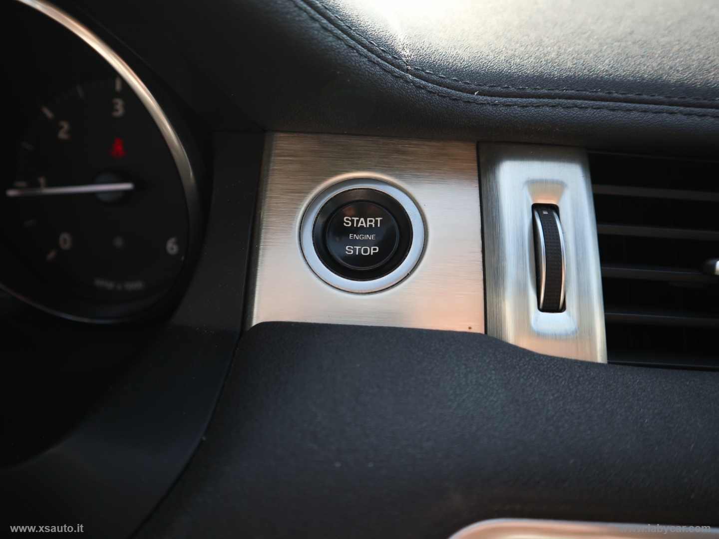 RR Evoque 2.0 TD4 180CV 5p. SE Dynamic - immagine 46