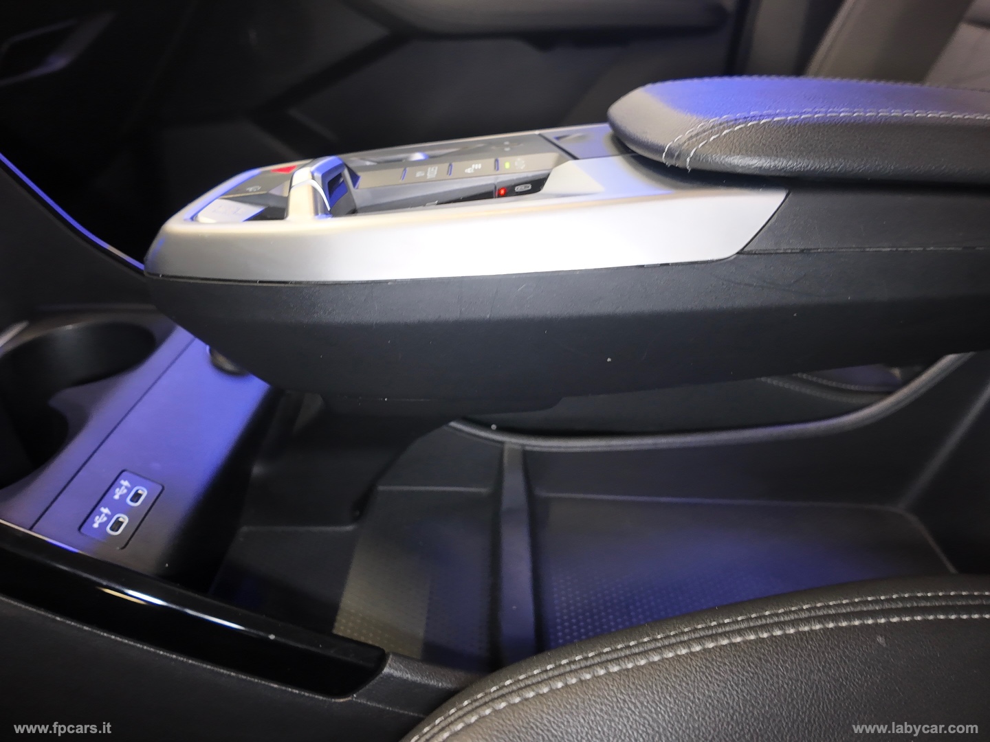218d Active Tourer Luxury - immagine 46
