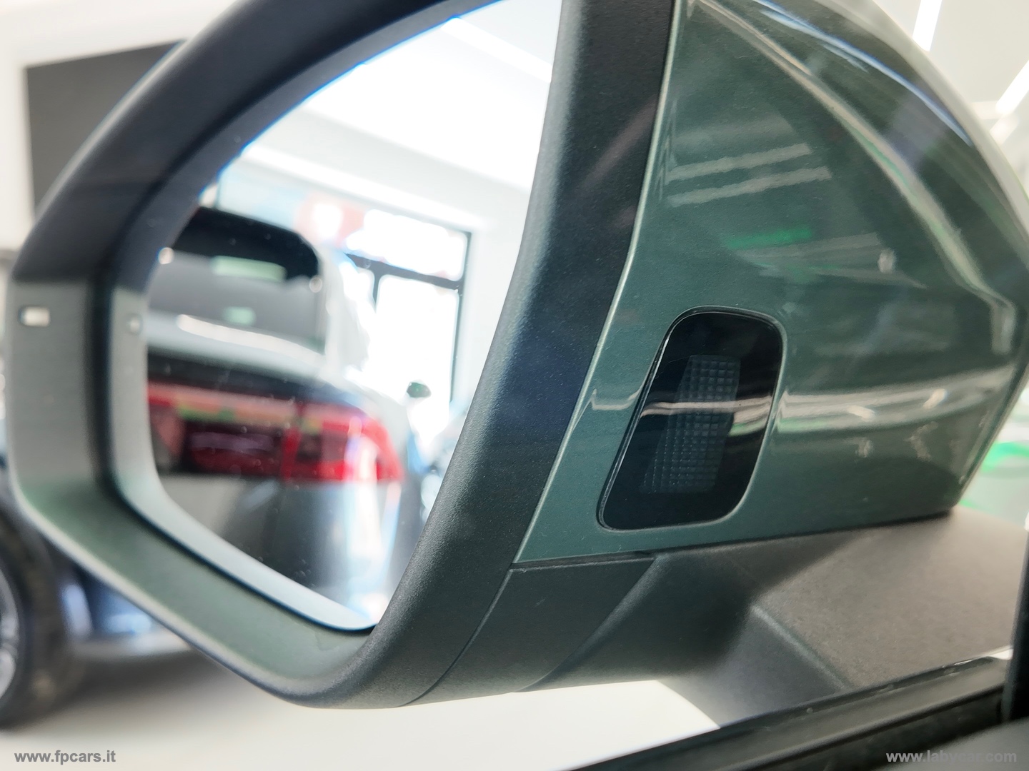 Tiguan 2.0 TDI 150 CV DSG Elegance - immagine 47