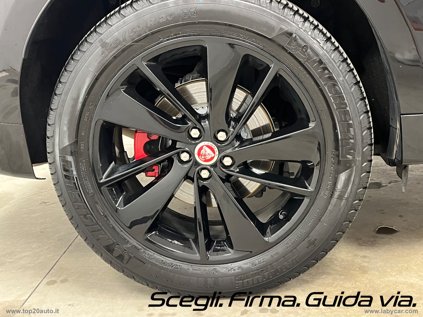 F-Pace 2.0 250 CV AWD aut. R-Dyn. Black EDITION - immagine 47