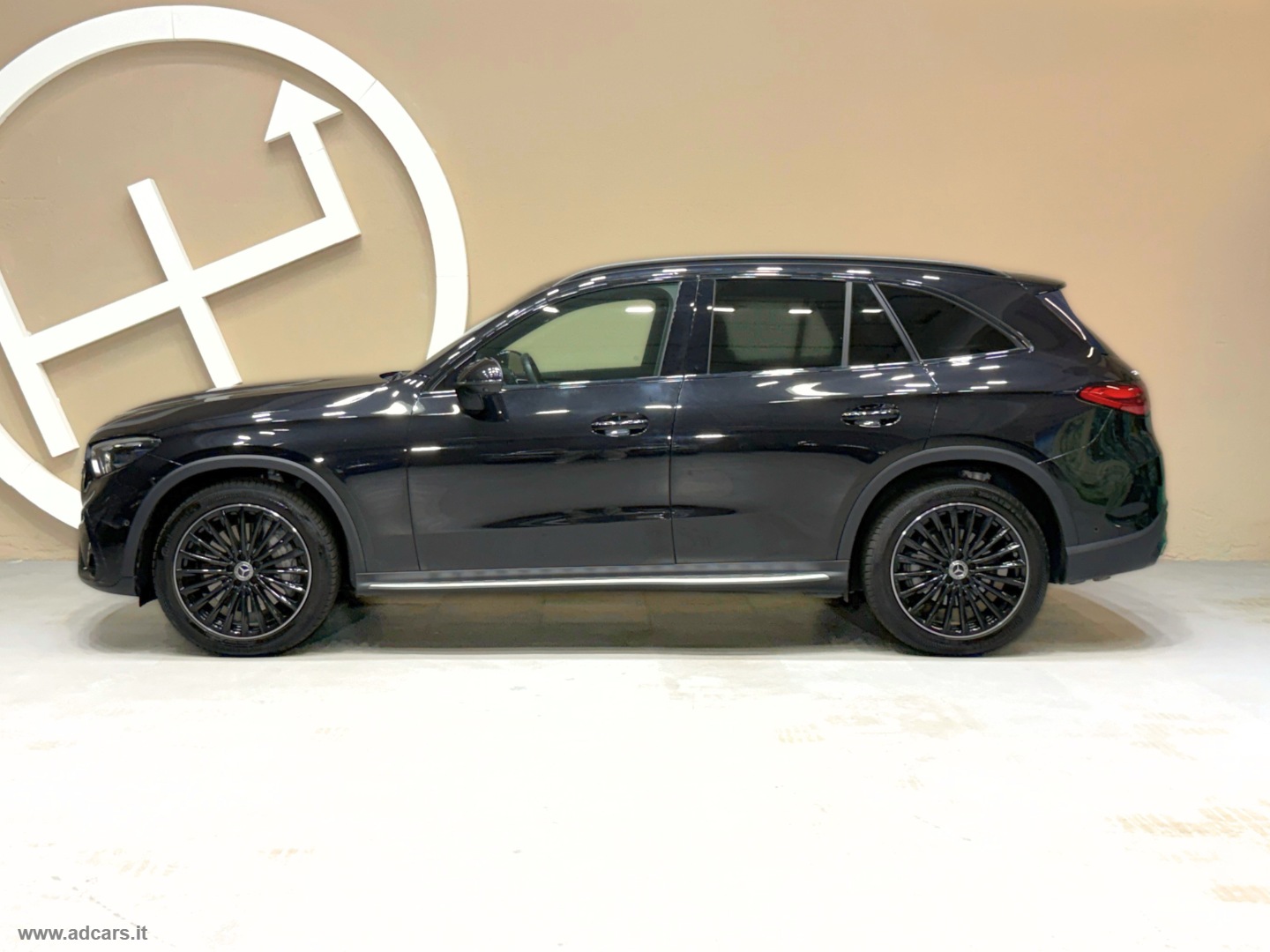 GLC 300 d 4Matic AMG Line Premium *TETTO*LUCI*BURMESTER* - immagine 48