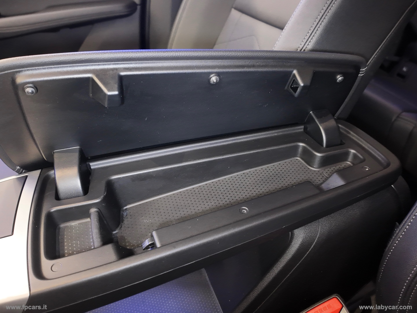 218d Active Tourer Luxury - immagine 48