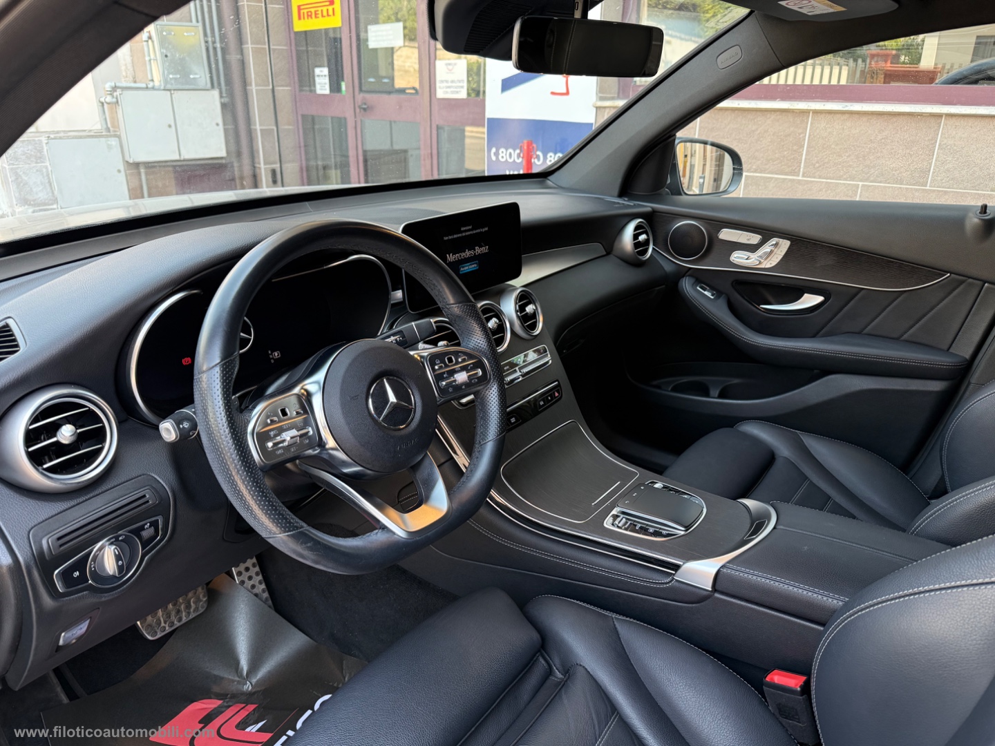 GLC 300 d 4Matic Coupé Premium Plus TETTO APRIBILE- GANCIO TRAINO - LUCI AMBIENT - immagine 2