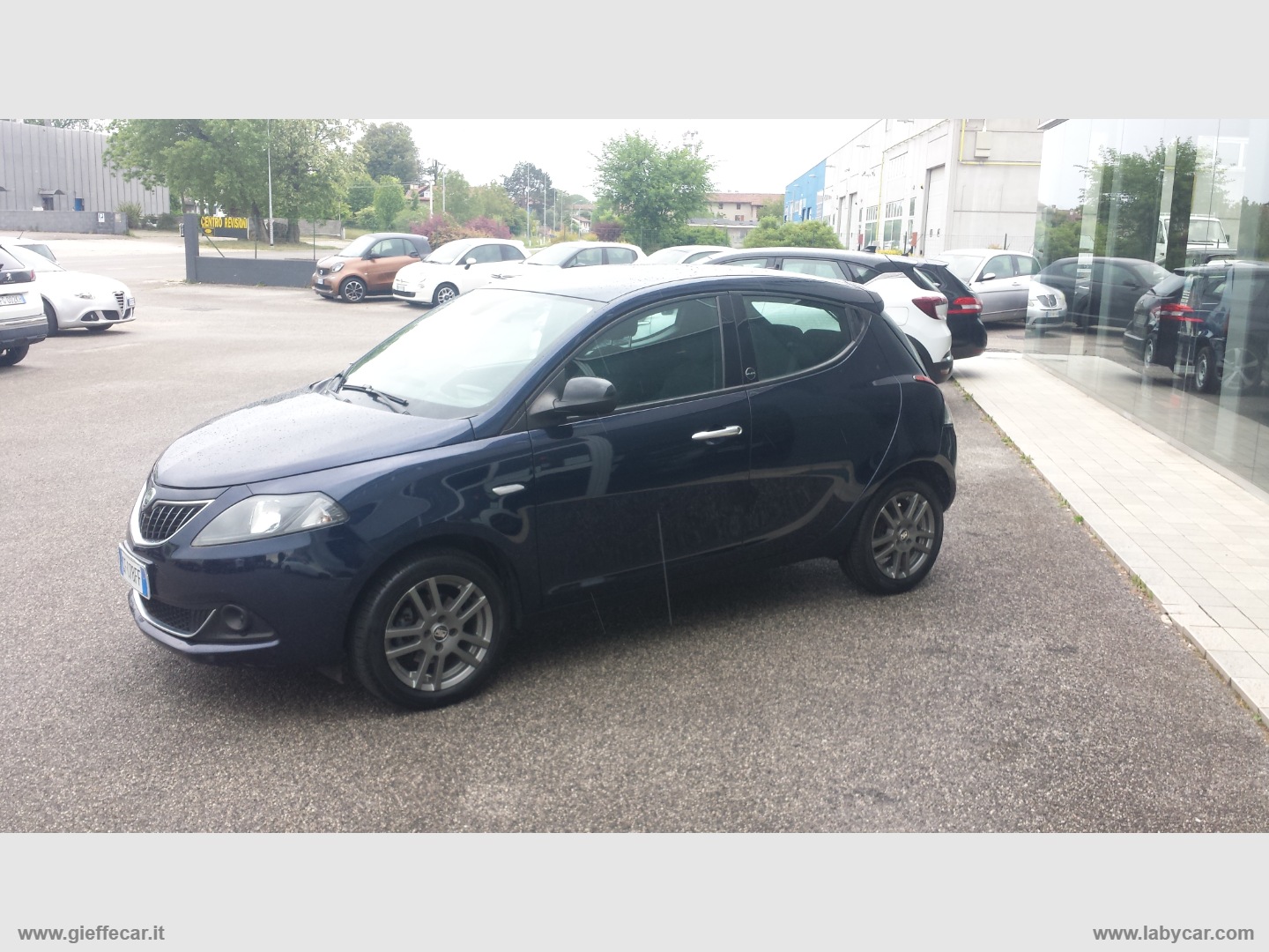 Ypsilon 1.0 FireFly 5p HYBRID - immagine 2