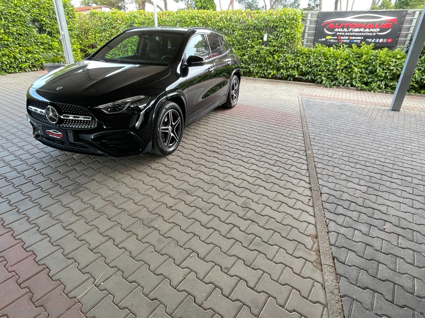 GLA 200 d Automatic 4Matic AMG Line Pr. - immagine 2