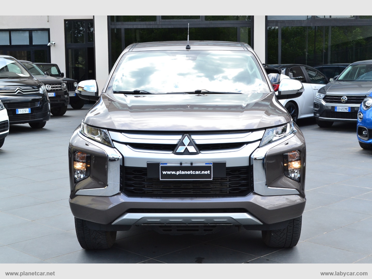 L200 2.3 D DoubleCab 4x4 Sup.Sel.Intense - immagine 2