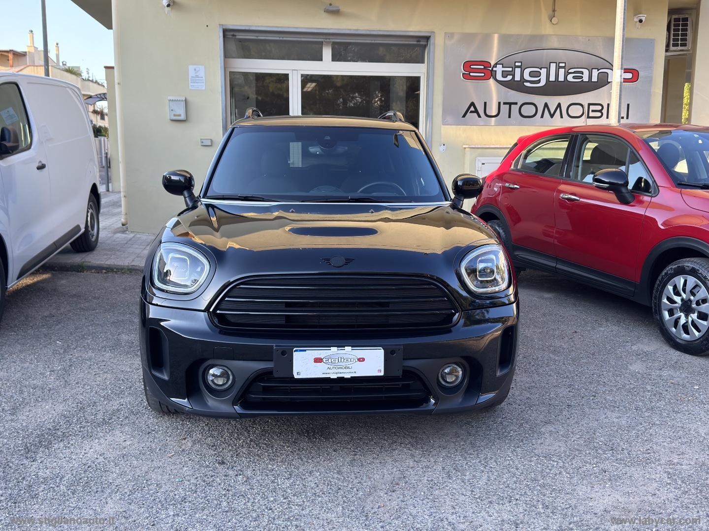 Mini Cooper D Essential Countryman - immagine 2