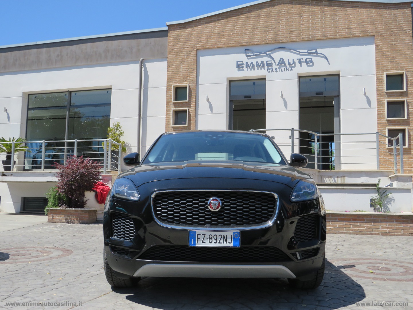 E-Pace 2.0D 150CV AWD aut. S - immagine 2