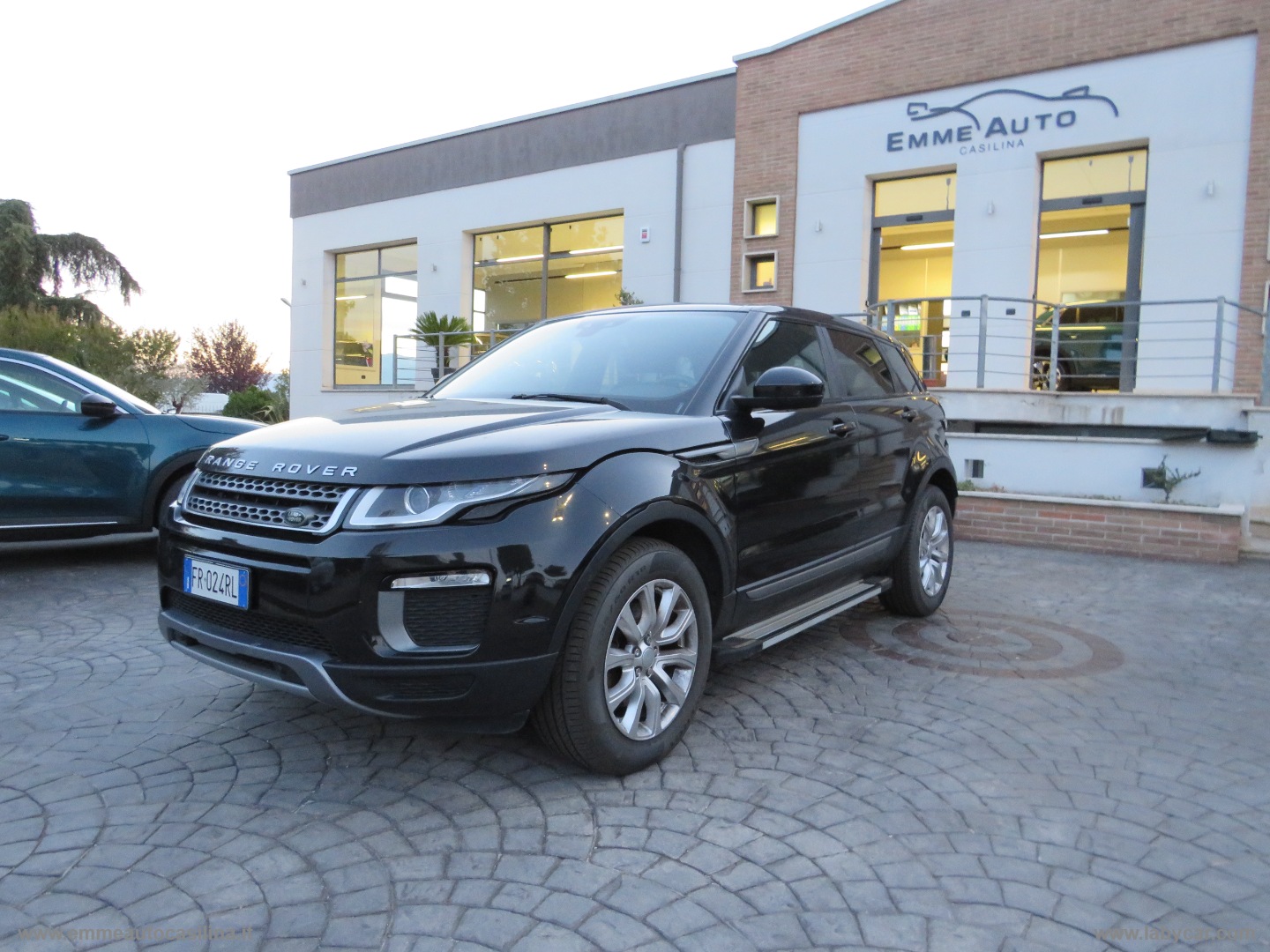 RR Evoque 2.0 TD4 150 CV 5p. SE Dynamic - immagine 2
