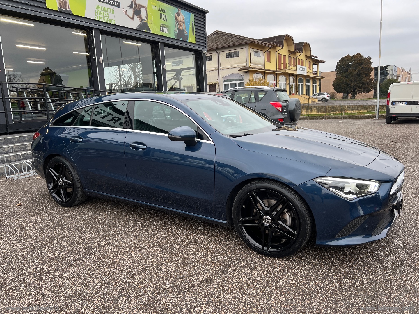 CLA 200 d Aut. Shooting Brake Business IVA DEDUCIBILE - immagine 2