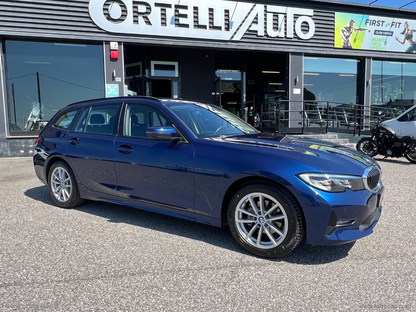 318d Touring Business Advantage aut. - immagine 2
