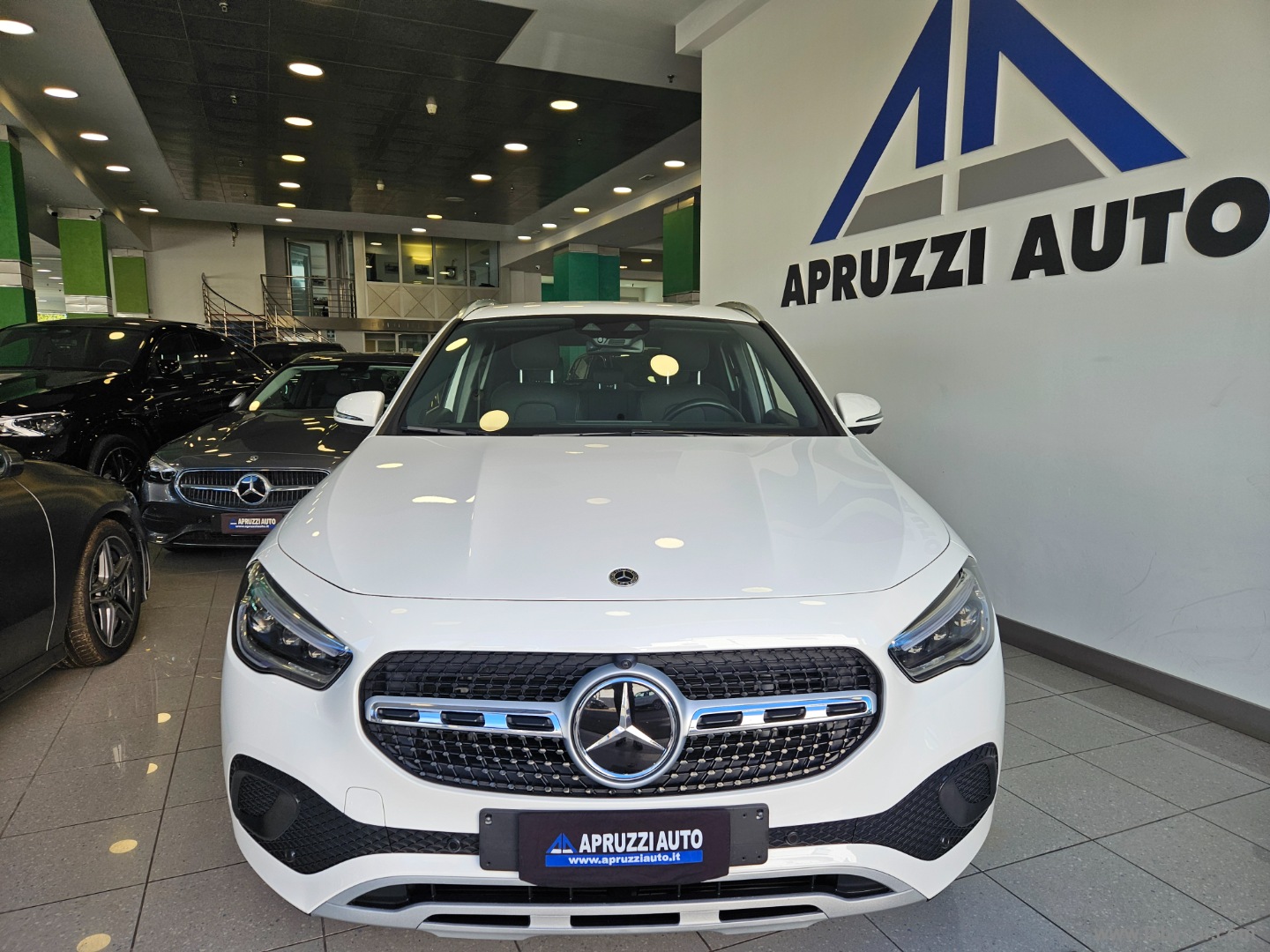 GLA 200 d Automatic 4Matic Sport - immagine 2