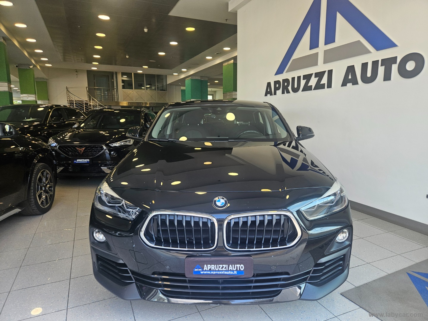 X2 xDrive20d Business-X - immagine 2