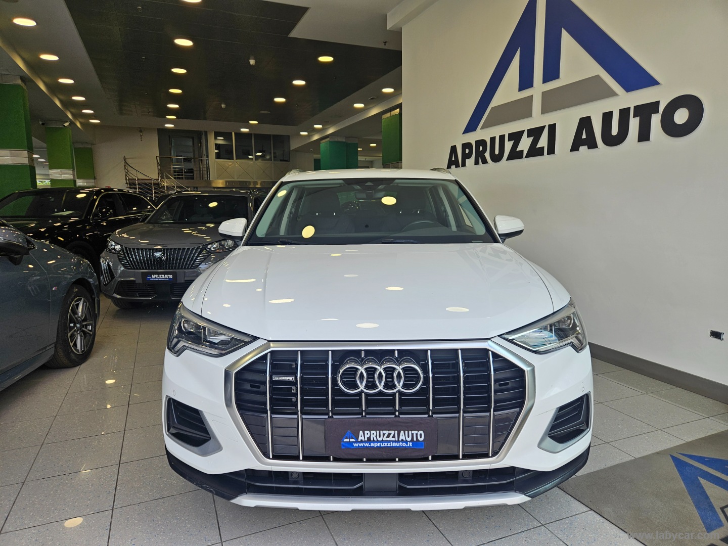 Q3 40 TDI quattro S tr. Business Adv. - immagine 2