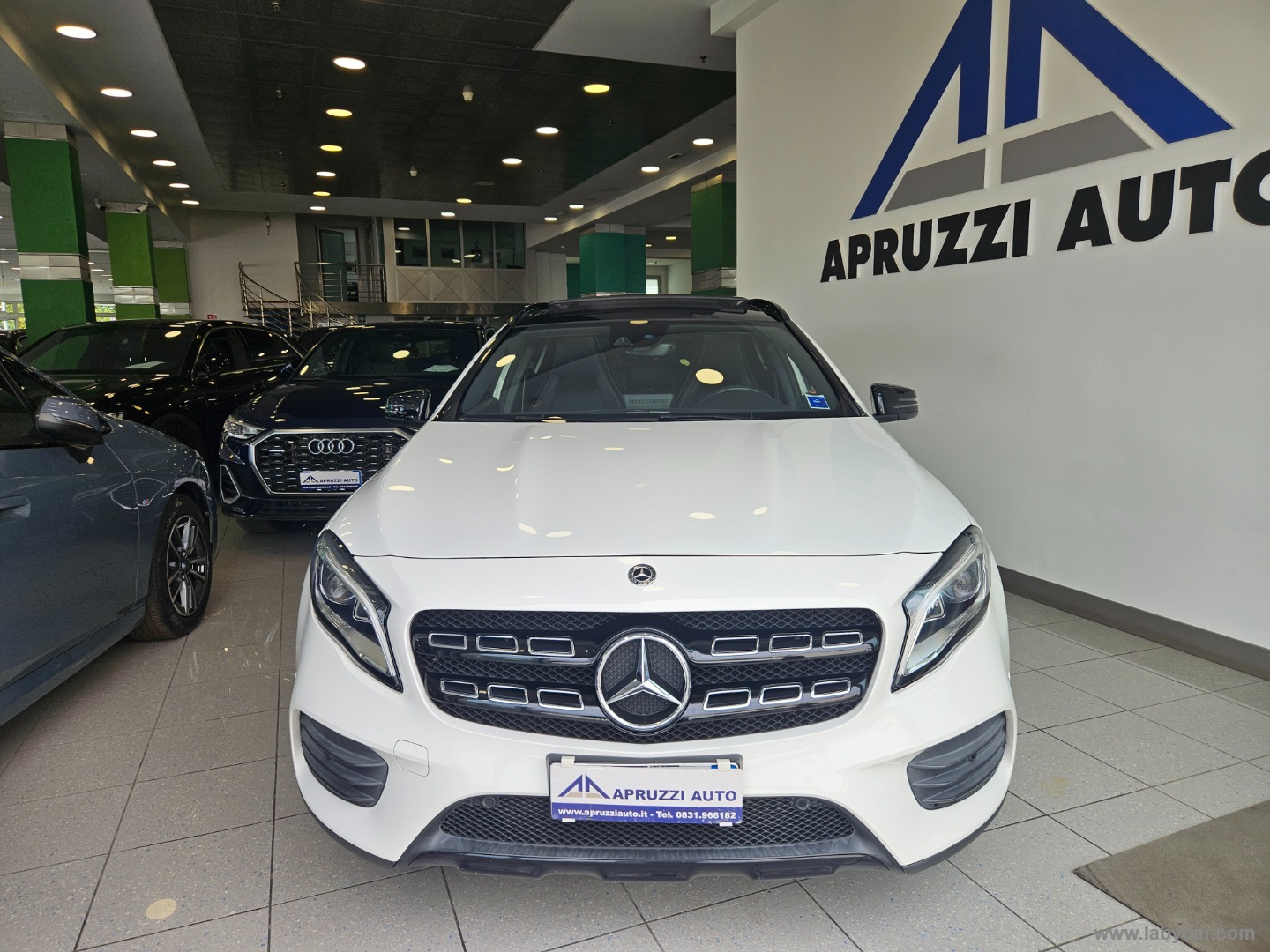 GLA 200 d Automatic 4Matic Premium - immagine 2