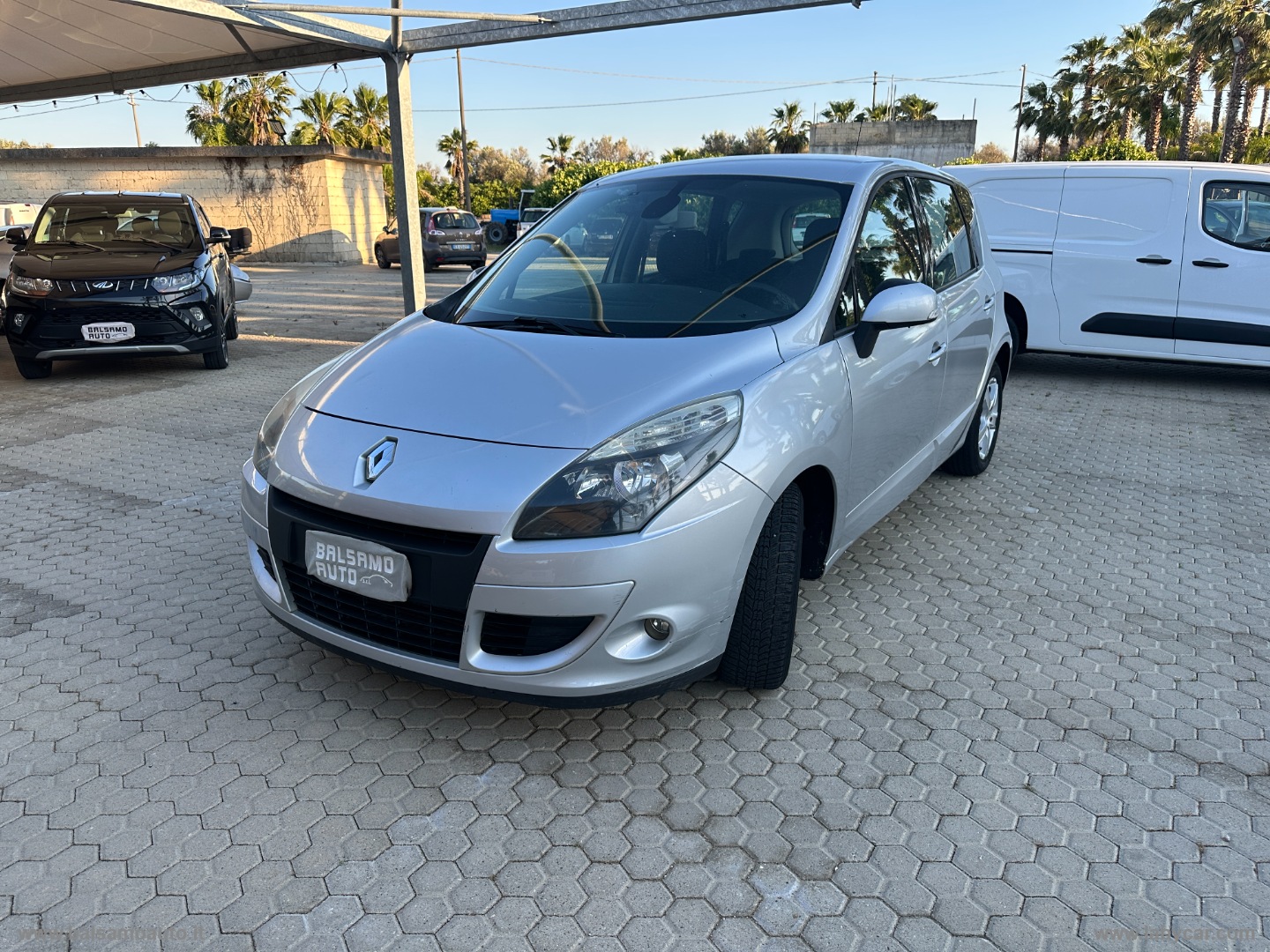 Scénic 1.5 dCi 110 CV Confort - immagine 2