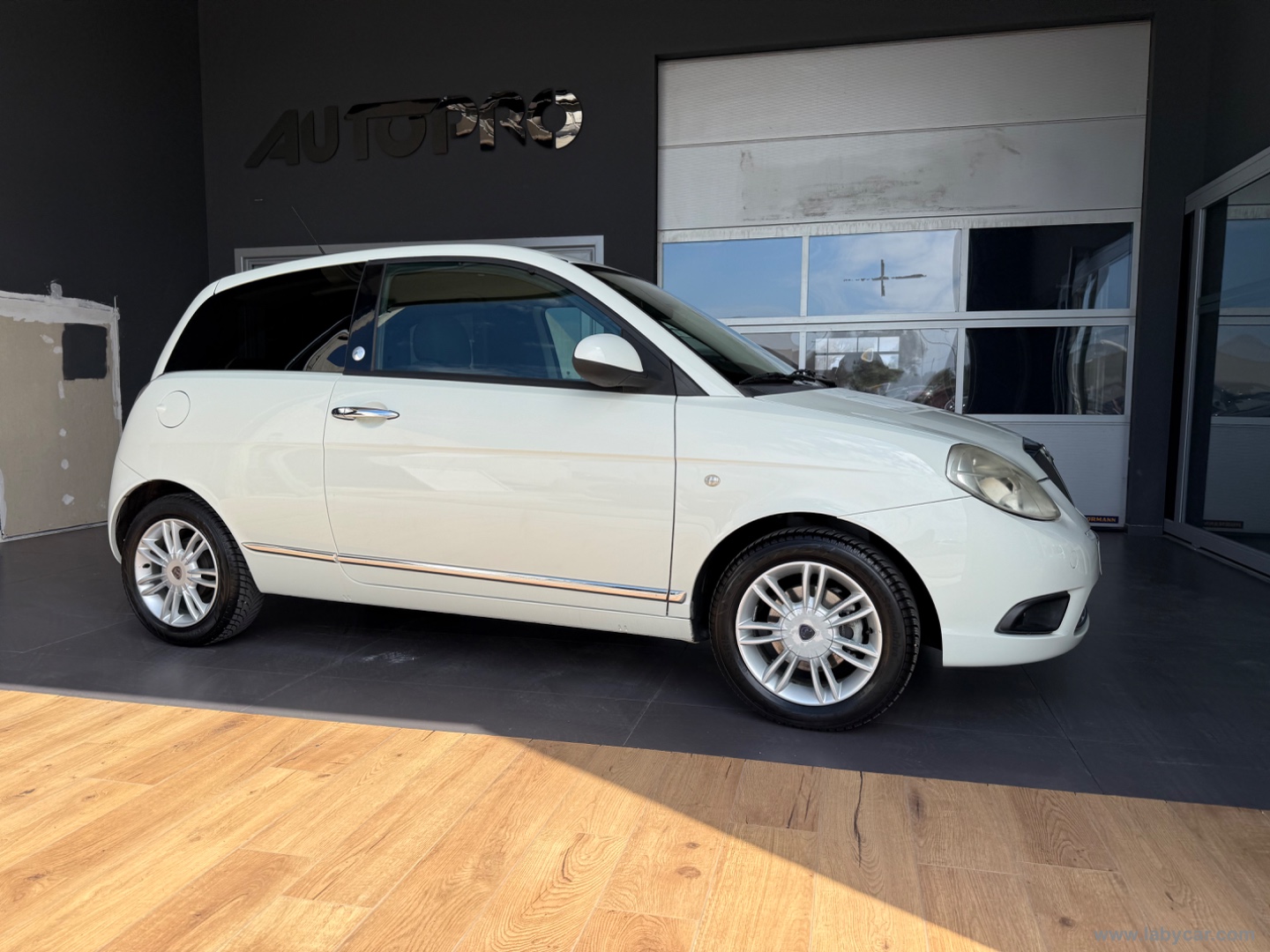 Ypsilon 1.4 Argento Ecochic GPL - immagine 2