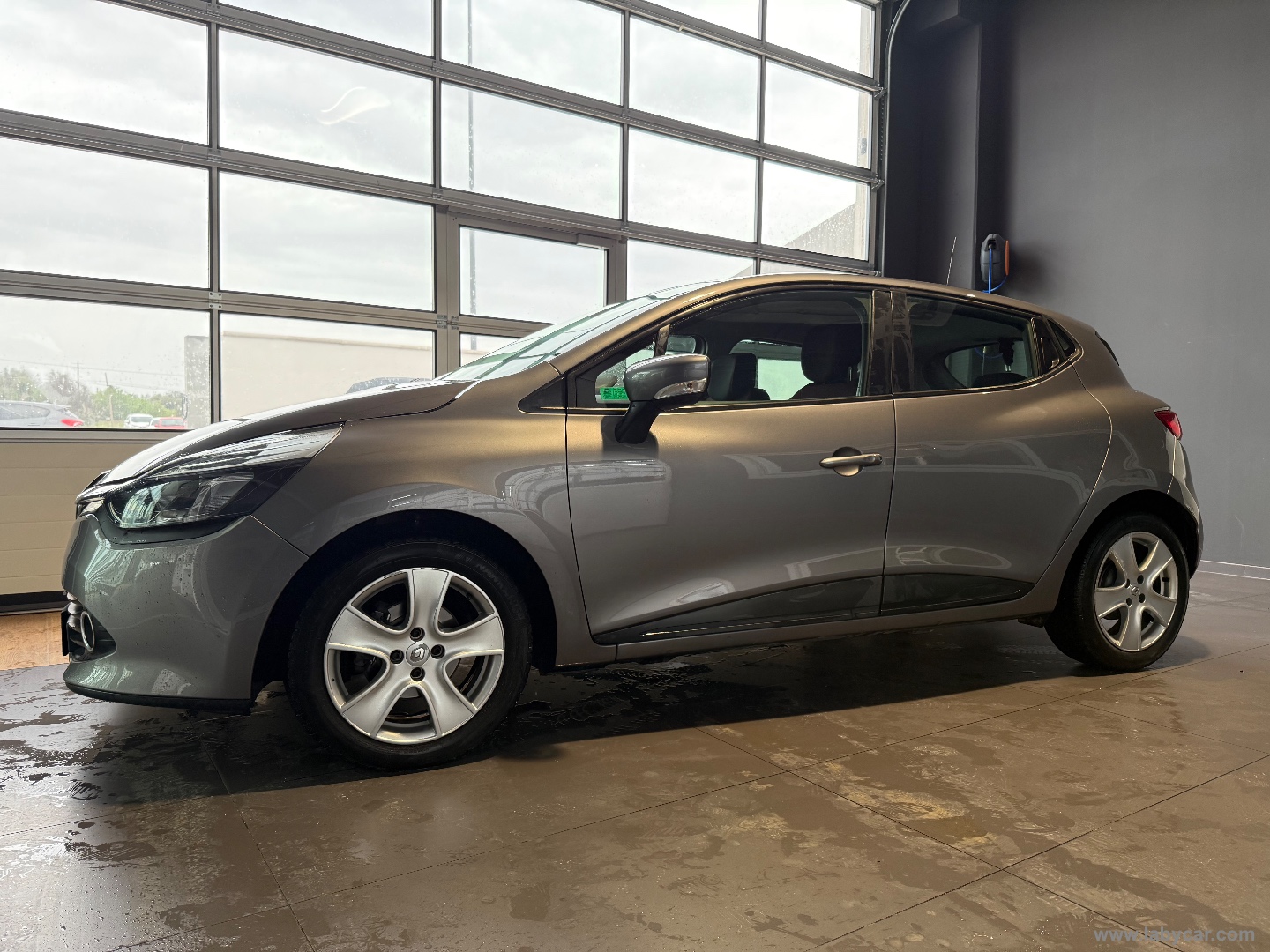 Clio 1.5 dCi 8V 75 CV 5p. Wave - immagine 2