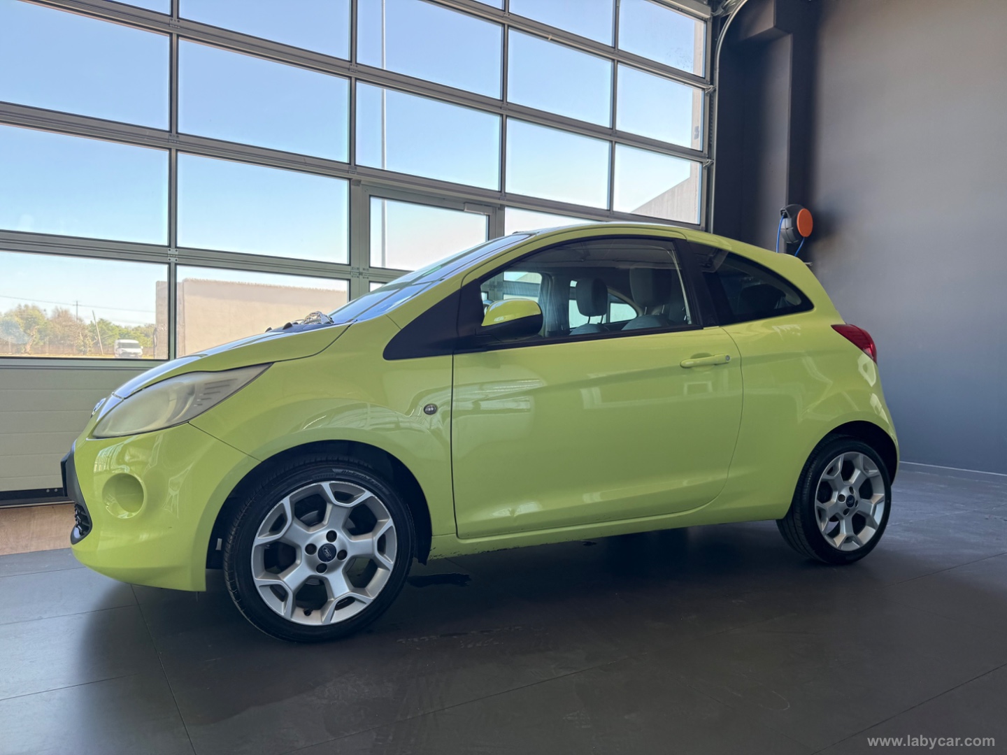 Ka 1.2 8V 69 CV Titanium - immagine 2