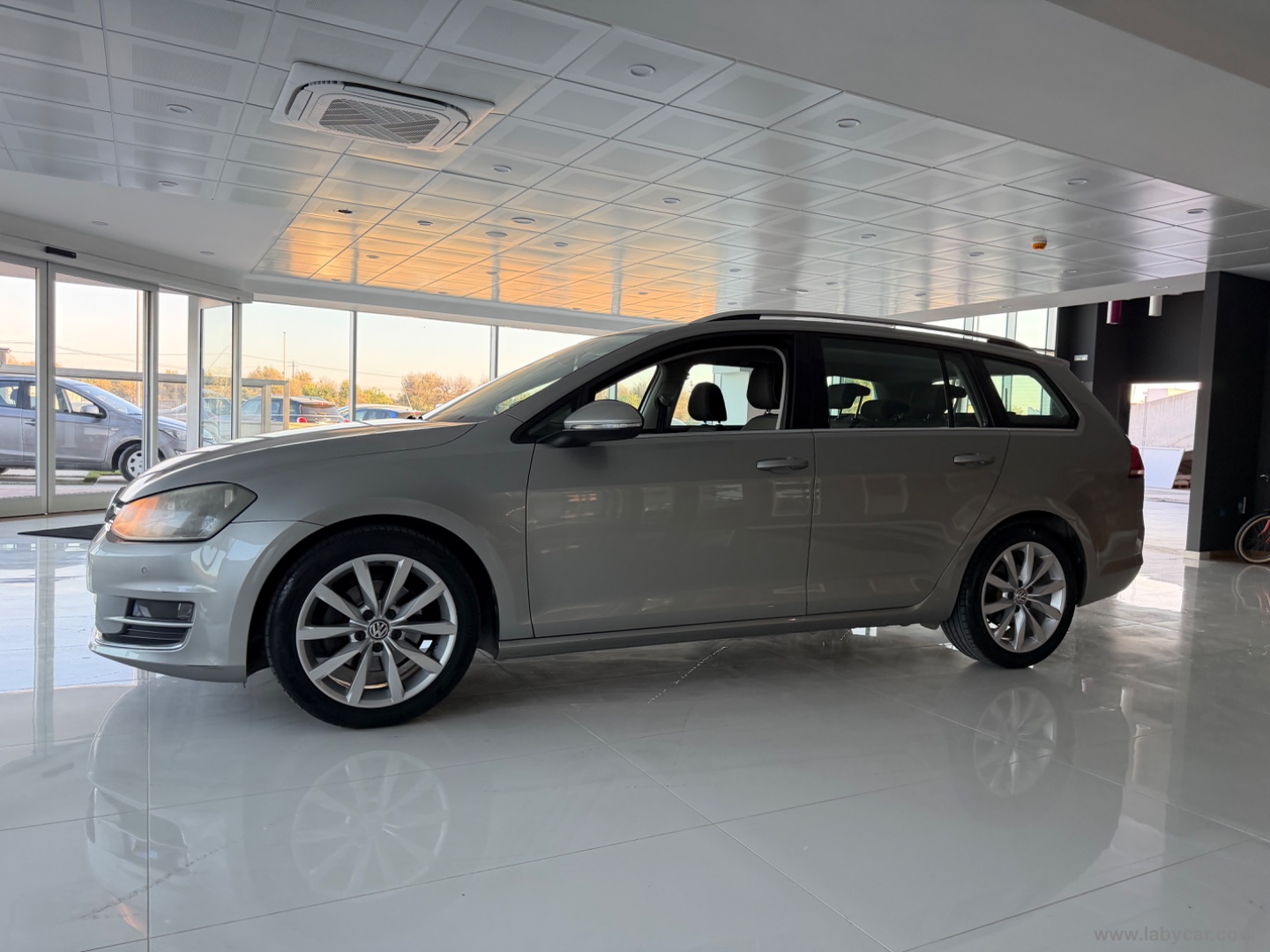 Golf Variant 1.6 TDI 105 CV Comfortl.BMT - immagine 2