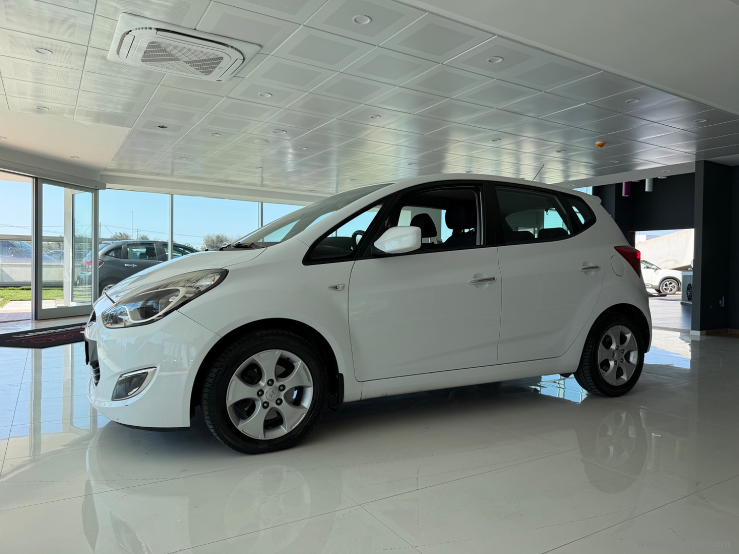 ix20 1.4 CRDI 90 CV Comfort - immagine 2