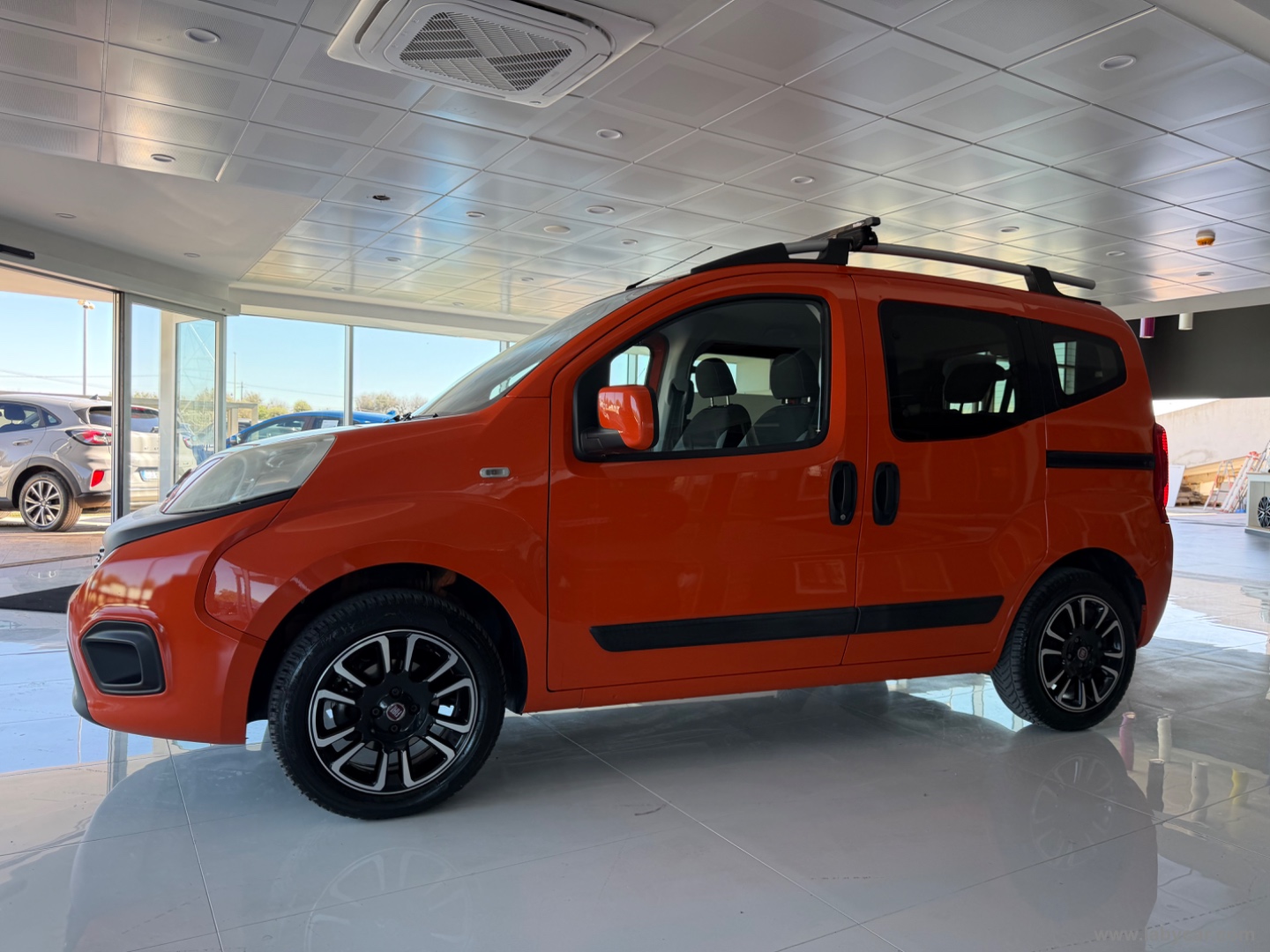 QUBO 1.4 8V 77 CV Easy - immagine 2