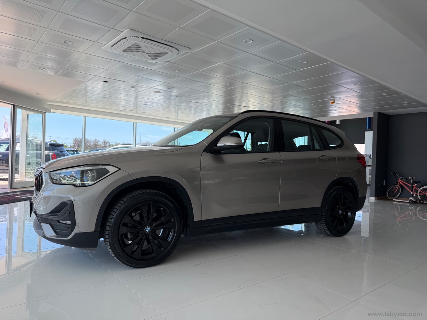 X1 xDrive18d xLine Plus - immagine 2