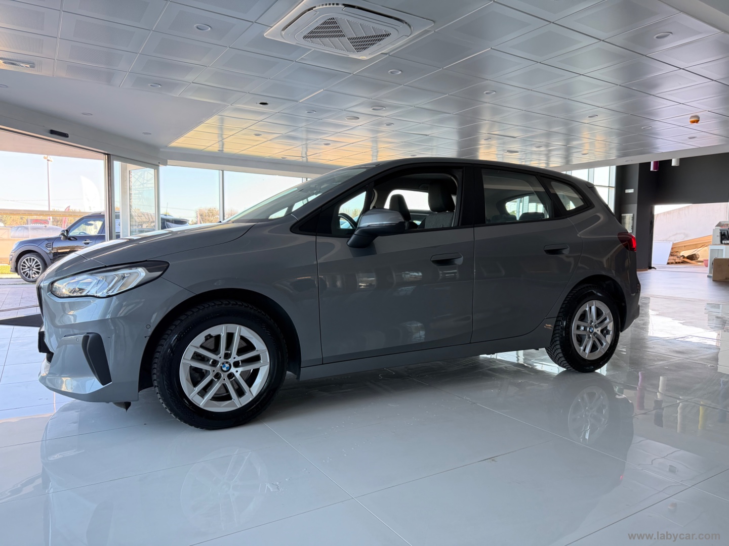 218d Active Tourer Luxury - immagine 2