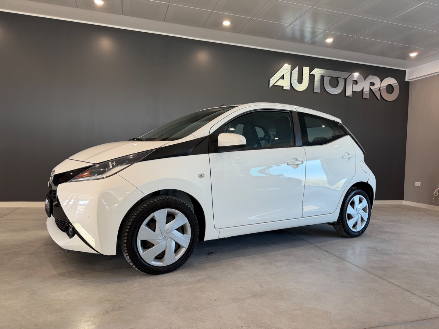 Aygo 1.0 VVT-i 69 CV 5p. x-cite - immagine 2