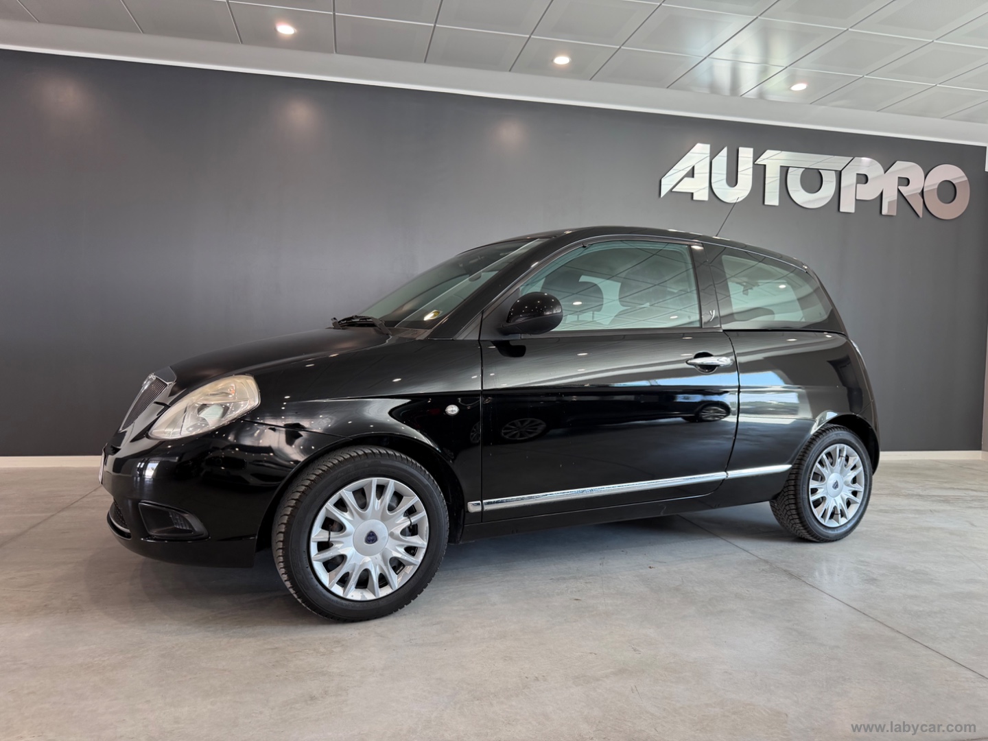 Ypsilon 1.2 Argento - immagine 2