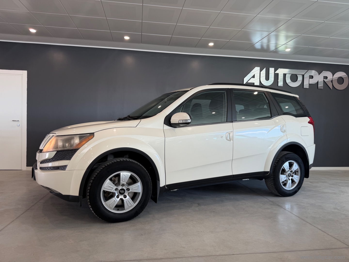 XUV500 2.2 16V FWD W6 - immagine 2