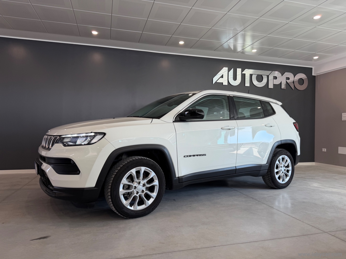 Compass 1.6 Mjt II 2WD Longitude - immagine 2