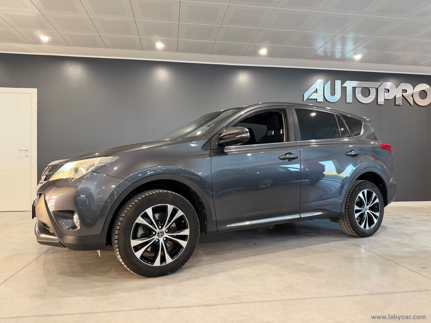 RAV4 2.0 D-4D 2WD - immagine 2